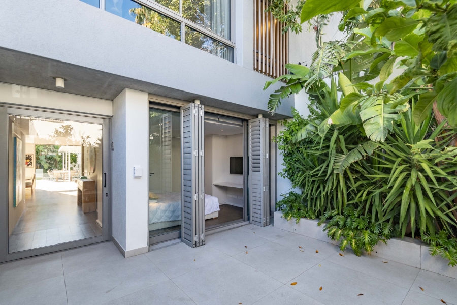 4 Bedroom Property for Sale in Fresnaye Western Cape